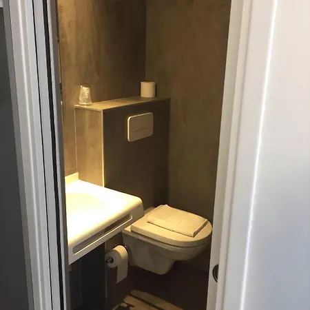 Brit Hotel