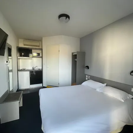 Brit Hotel Marvejols Hotel