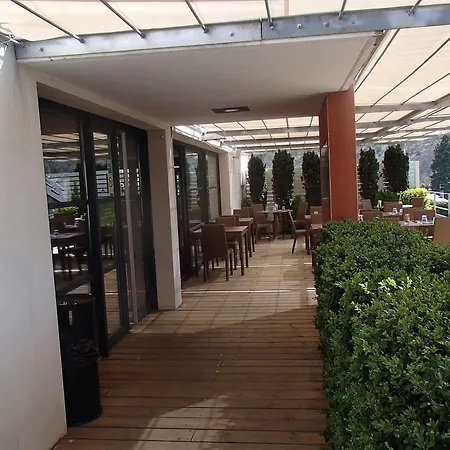 Brit Hotel Marvejols 3*